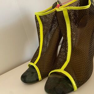 Camo Yellow Net Heels
